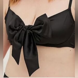 Torrid Black Satin Bow Unlined Underwire Bra  Size 00 NWOT